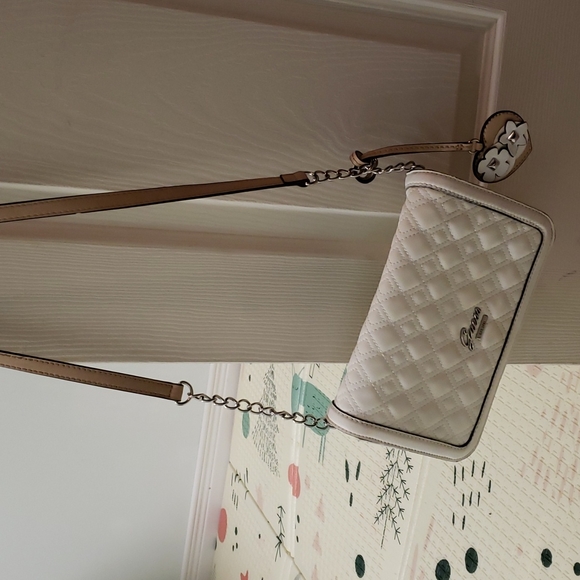 GUESS bag - Picture 2 of 5